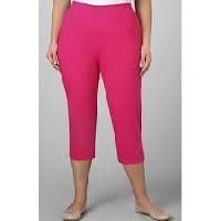 Ladies Knitted Capri