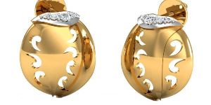 18kt Yellow Gold Earring