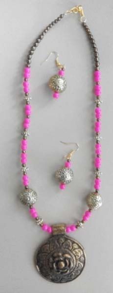 Plastic Beads Necklace Set