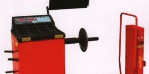 Truck Wheel Balancing Machine