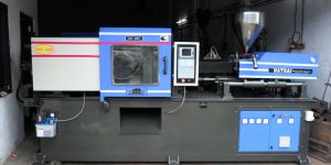 Automatic Injection Molding Machine