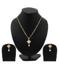 Cosmetic Pendant Set