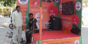 New LED Screen Mobile Van, Hydrolic Truck Mount Video Display for Sale