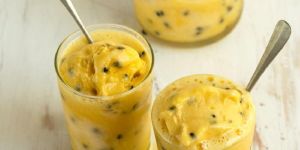 Passion Fruit with Seeds Fillings