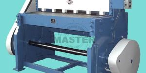 Undercrank Guillotine Shearing machine.