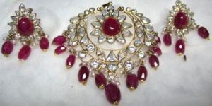Gold Polki Pendant Set : 01