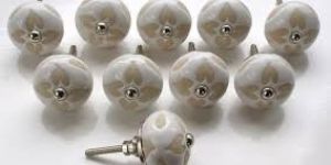 Embossed Ceramic White Knob