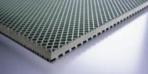 INSULATING PLATES