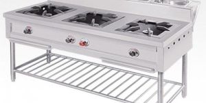 Three Burner Cooking Range with Gravy Pan