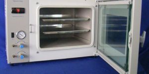 Vacuum Oven