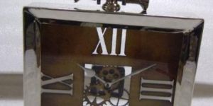 TABLE CLOCK WITH WOOD DIAL