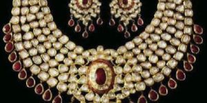 Kundan Necklace Set