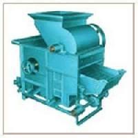 Groundnut Decorticator