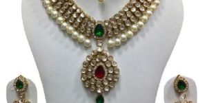 Kundan Necklace Set