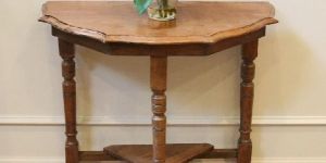 Curved EDGE Tri Leg Wooden Table