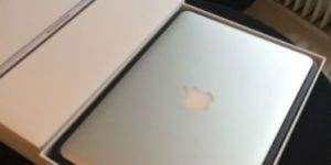 Apple MacBook Pro Laptop