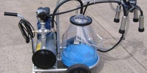 Cow Milking Machine