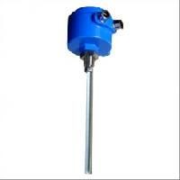 RF CAPACITANCE LEVEL SWITCH