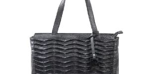 Smocky Pleated Black Zink Bag