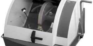 Labotom-15 cut-off machine