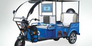 R8 Indo Wagon Electric Rickshaw