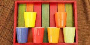 Rustic Mutlicolour Wooden Tray with 6 Ceramic Glasses