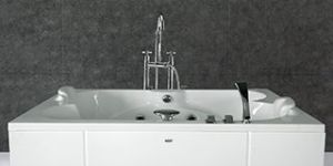 WHIRLPOOL BATHTUB - DEW