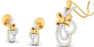14kt Gold Bow Tie Shape Diamond Pendant Set