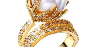 ELEGANT HIGHLIGHTING PEARL DIAMOND RING