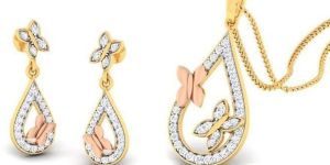 14kt Gold Oval Shape with 2 Beautiful Butterfly Diamond Pendant Set