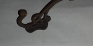 Cast Iron Hook Knob Hendel
