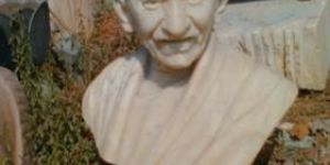 Mahatma Gandhi Statue