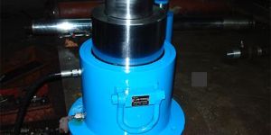 TELESCOPIC HYDRAULIC JACK