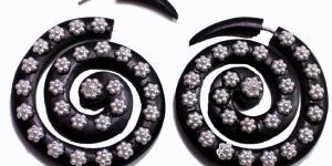 a Pair of Black Coconut Fake Gauge Wood Treditional Wooden Earrings