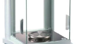 Automatic inside Cal Electronic Analytical Balance