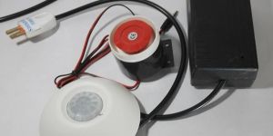 PIR Sensor with Wired Hooter