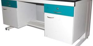 Laboratory Instrument Table