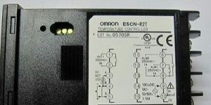 Omron E5cn-r2t E5CNR2T Temperature Controller