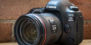 Canon EOS 5D Mark IV 30.4MP Digital SLR Camera