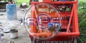 Semi Automatic Egg Laying Block Making Machine (RBM-01)