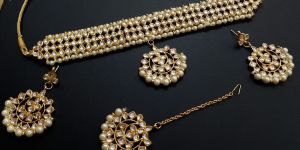 Kundan Choker