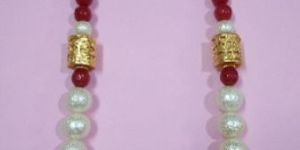 Uma Artificial Necklace