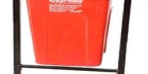 POlO MOUNTED DUSTBIN