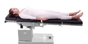 OPERATING SURGICAL TABLE