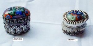 JBWM-016/17 Stone Fitted pill box