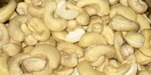 W320 Grade Dried Cashew Nuts