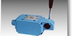 Lever Operated Directional Control Valve