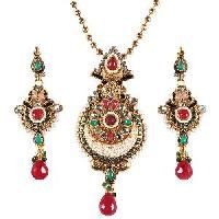 Kundan Pendants