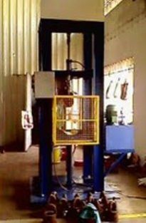 Pushing for Load Bearing for Thread Protector