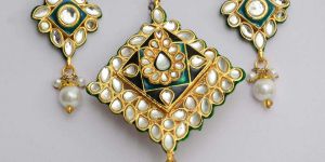 Kundan Polki Pendant Earring Set